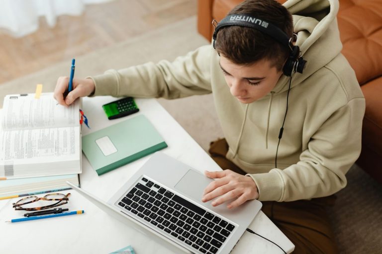 Why Your Tween Needs AI Skills Now (And How to Start Teaching Them Today)