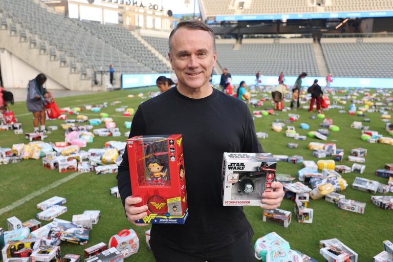 Sean Callagy, Entrepreneur, Helps Set New Guinness World Record at Los Angeles Holiday Toy Drive